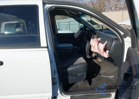 2005 Dodge Ram 1500 Slt/Laramie z USA, uszkodzony, nr VIN 1D7HU18DX5S243353